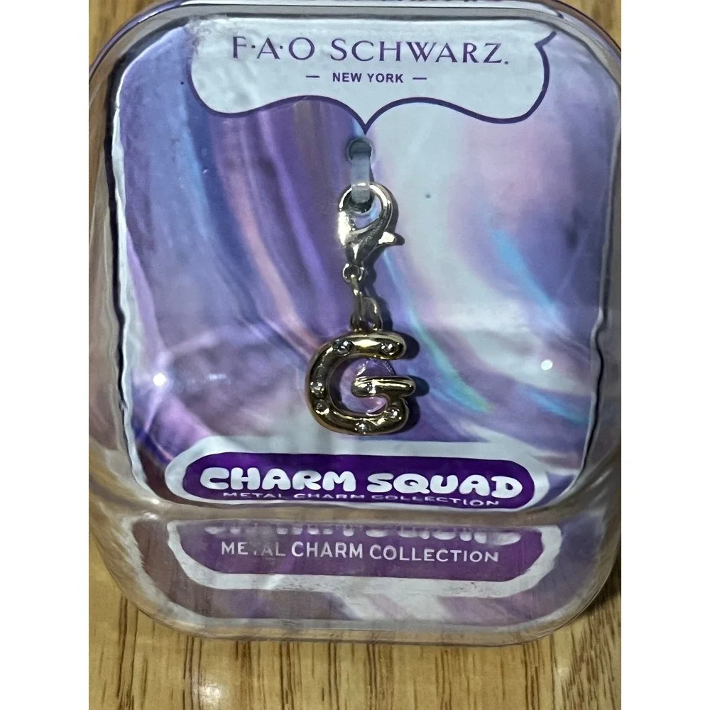 FAO Schwarz Charm‎ Squad Initial G Metal Charm Gold Tone Rhinestone New